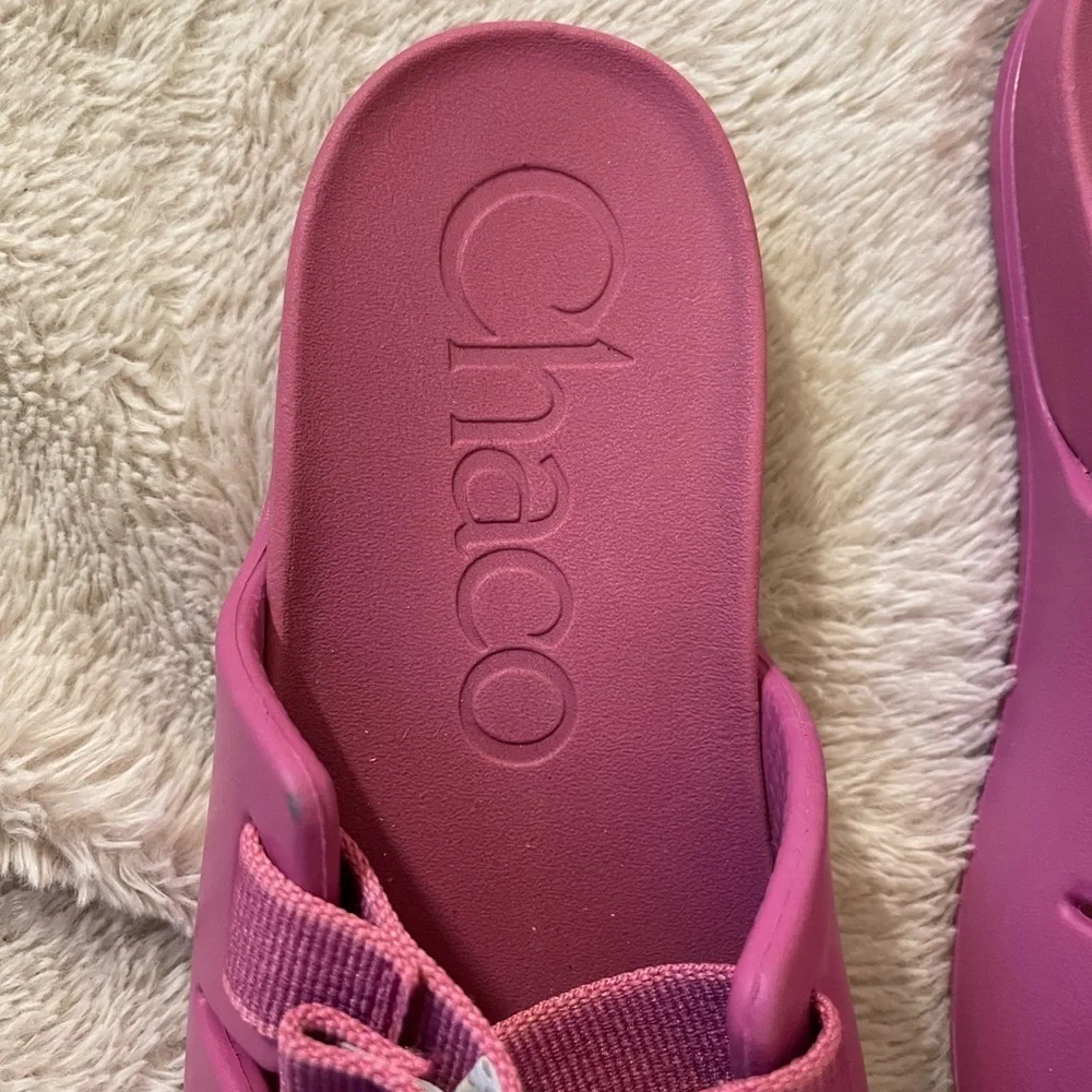 EUC Chaco Chillo Pink and Purple Sandals
